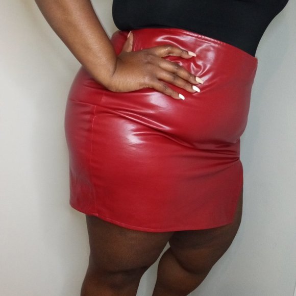 Hot as Hell Red FASHION NOVA double lined Mini Leather Skirt with thigh slit - Picture 6 of 6